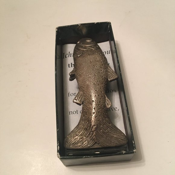 Vintage trout razor and Decorative Plate for Automobiles - Picture 5 of 15